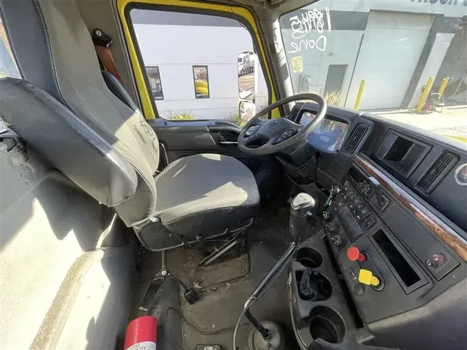 2018 INTERNATIONAL RH613