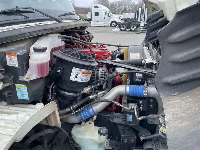 2019 FREIGHTLINER/MERCEDES M2 106