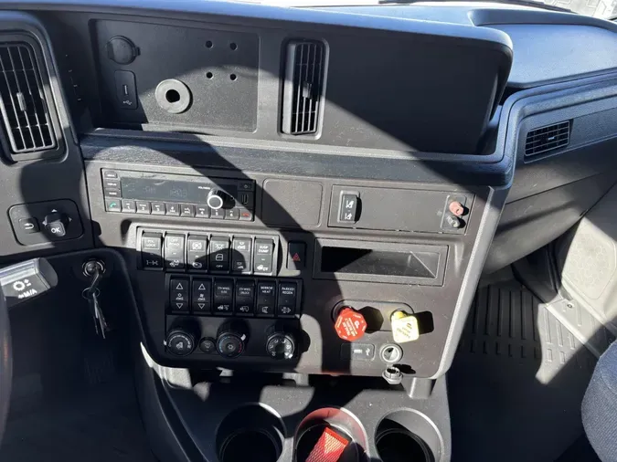 2022 International LT625