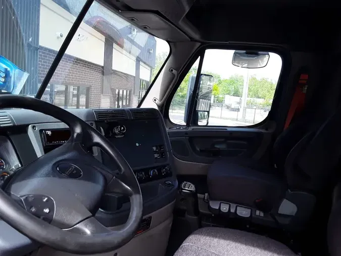 2020 FREIGHTLINER/MERCEDES CASCADIA 125c1a22ec79f7953a98ee9dddd72590daf