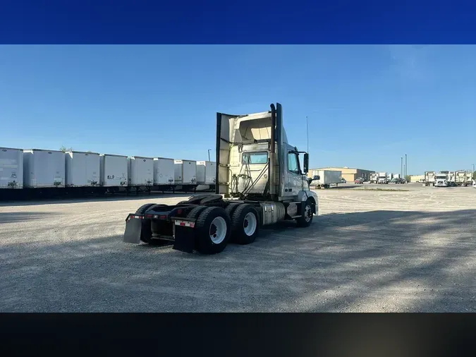 2016 Volvo VNL300