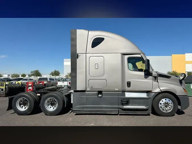 2024 Freightliner Cascadia 126