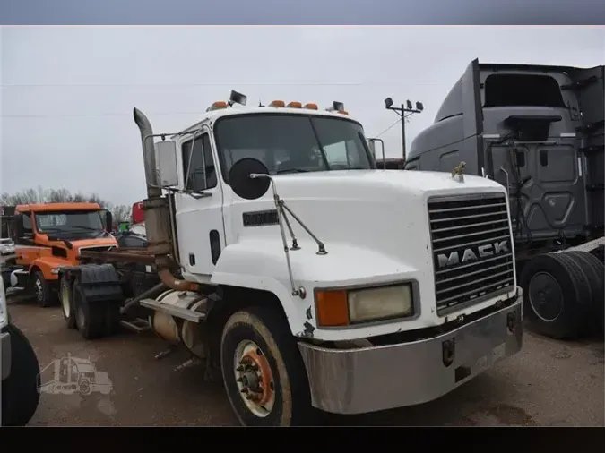 1997 MACK CH613c1a37d4cba947869bd48441a3de1d64b