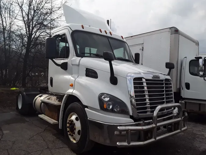 2017 FREIGHTLINER/MERCEDES CASCADIA 113