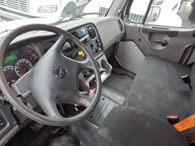 2019 FREIGHTLINER/MERCEDES M2 106c1a97a83d46d2b6c19b6e472313be3f9