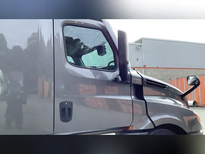 2022 Freightliner Cascadia 126c1ac4ec3bdae60027f46102a60d591cd