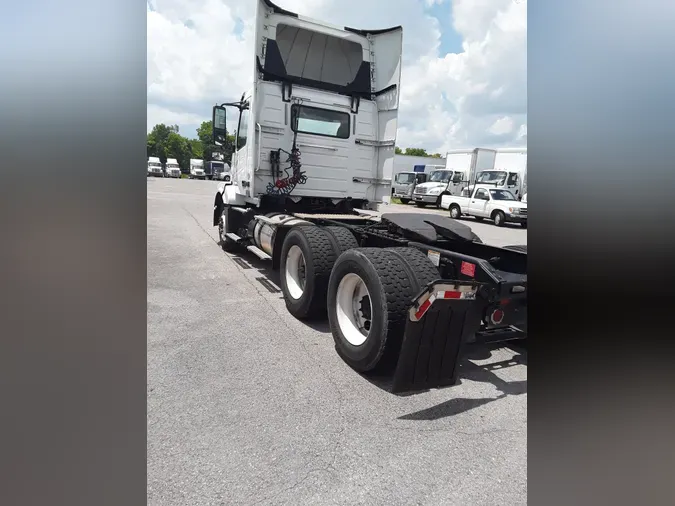 2018 VOLVO VNL64TRACTOR