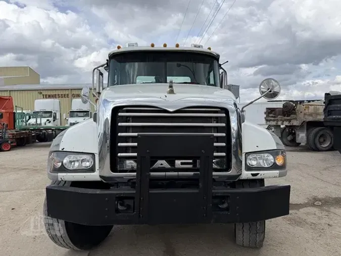 2009 MACK GRANITE GU713