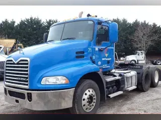 2014 MACK CXU613