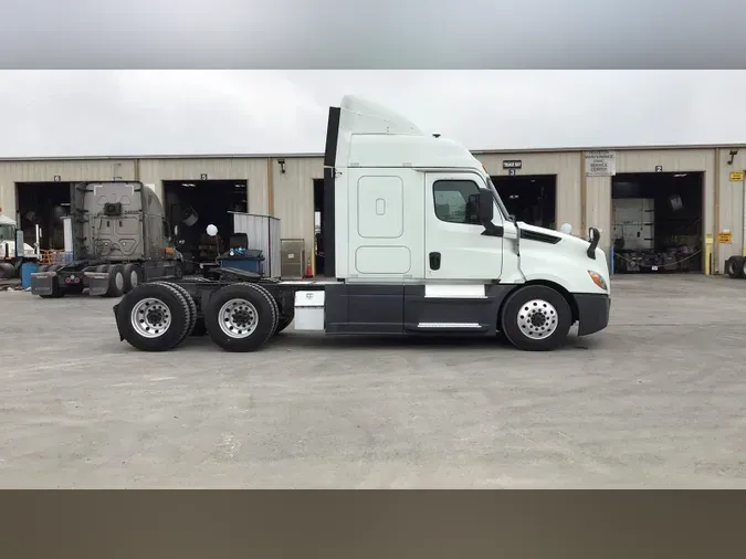 2020 Freightliner Cascadia