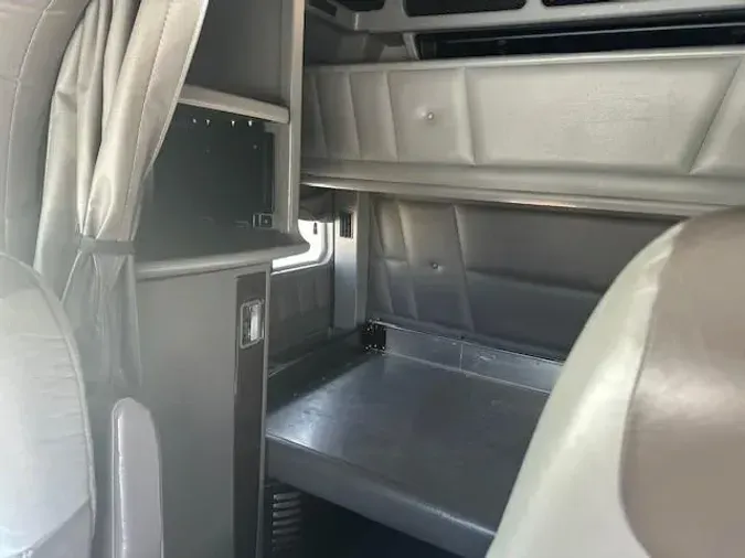 2020 Peterbilt 389