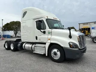 2019 Freightliner X12564ST