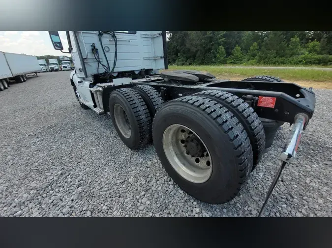 2019 Volvo VNL300