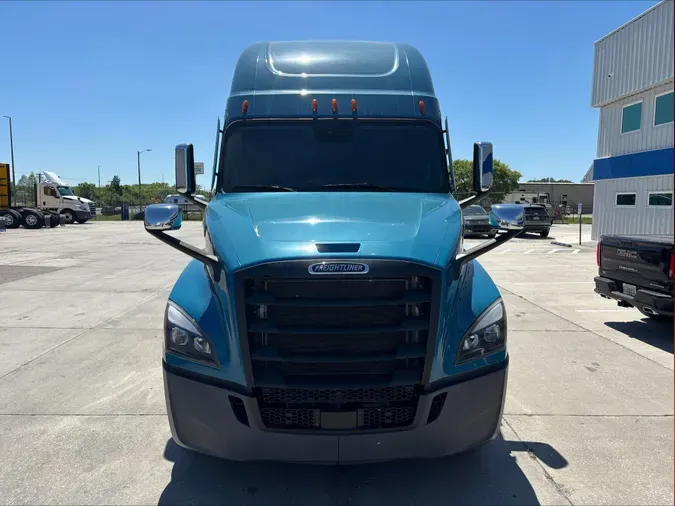 2024 Freightliner Cascadia 126
