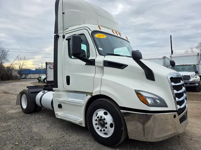 2019 FREIGHTLINER/MERCEDES NEW CASCADIA 116