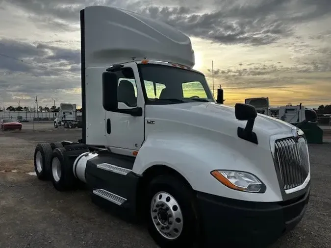 2018 NAVISTAR INTERNATIONAL LT625 DAYCAB T/A