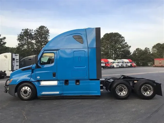 2021 FREIGHTLINER CA126