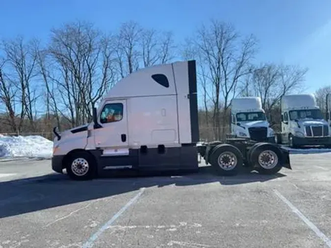 2021 Freightliner Cascadia