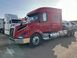 2020 VOLVO VNL64T740