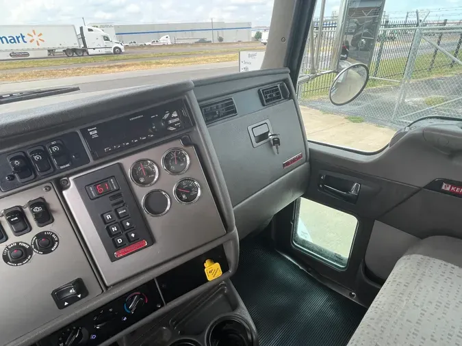 2018 KENWORTH T270