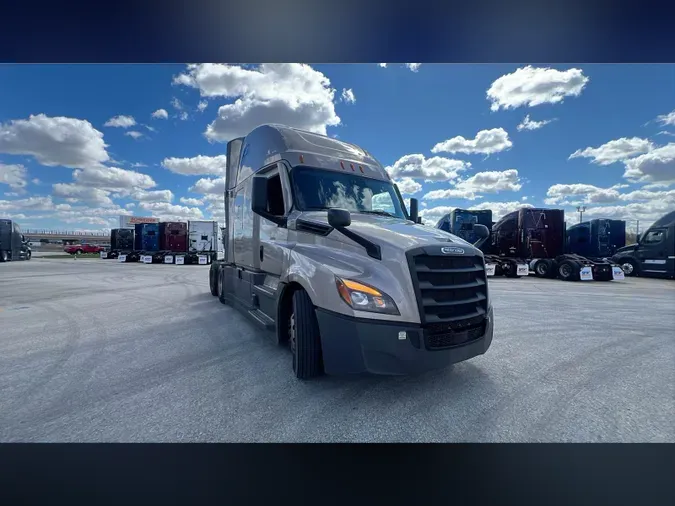 2025 Freightliner Cascadia 126c1c87463f8d2eee098baad5b5ba8d333