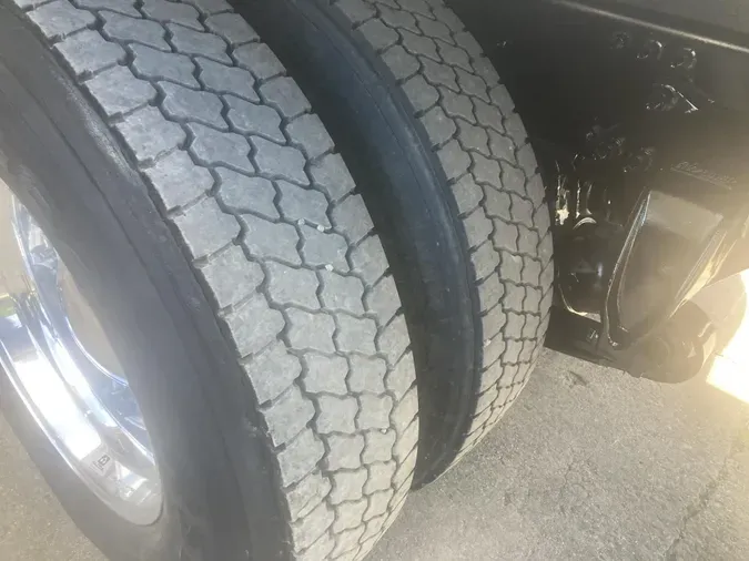2019 Freightliner Business Class M2 106