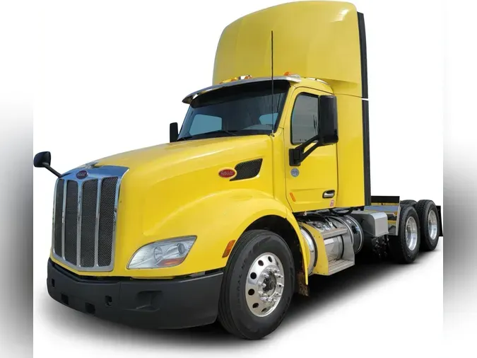 2021 Peterbilt 579c1cd83ee717a9df04d58d4f87c6c877d