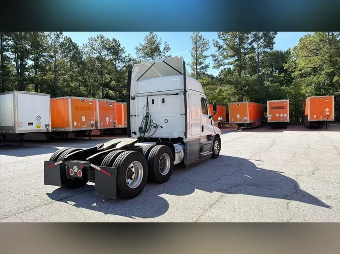 2022 Freightliner Cascadia 126c1cdafbb3d565971bc66e0218d71f1c7