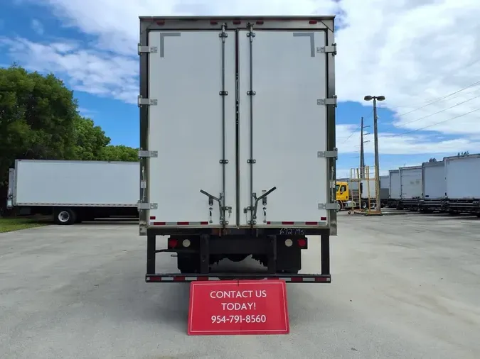 2017 FREIGHTLINER M2 106