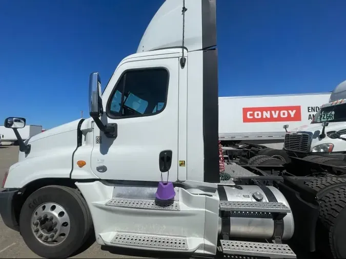 2014 FREIGHTLINER/MERCEDES CASCADIA 125