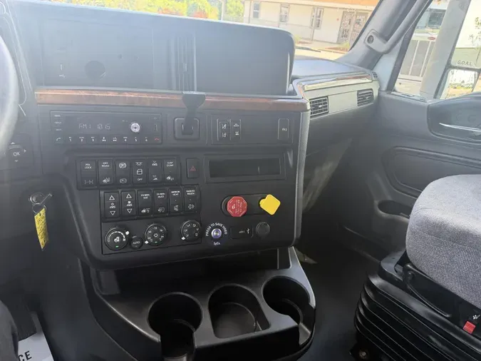 2022 International LT625