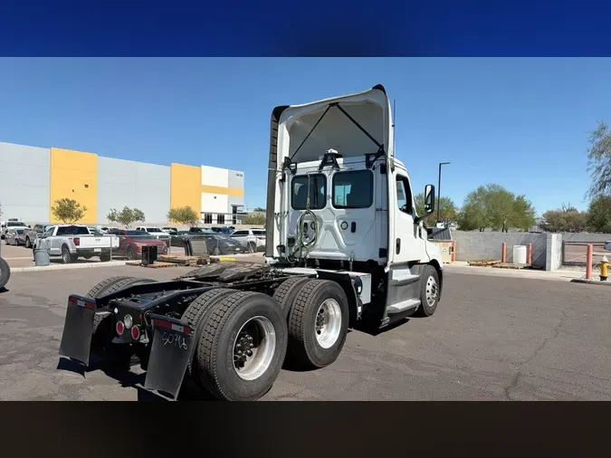 2020 Freightliner Cascadia 126c1d13d87d428676a4d320db1cb6ba87b
