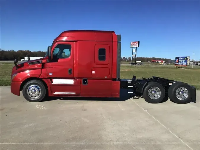 2019 FREIGHTLINER CA126