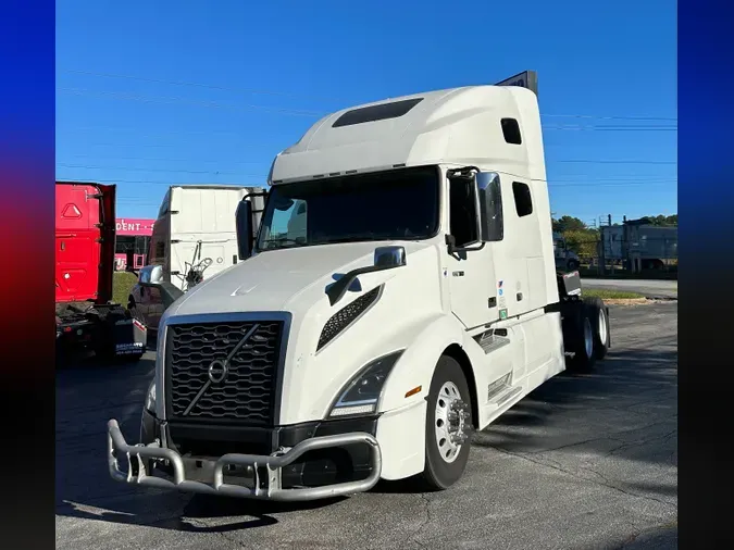 2020 VOLVO VNL64T760