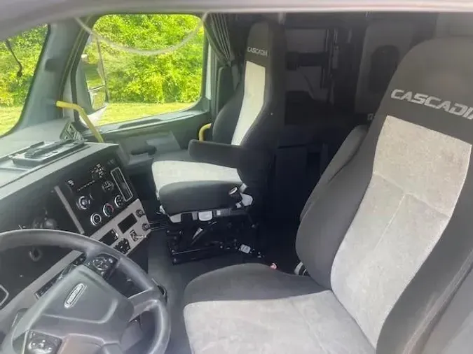 2021 Freightliner Cascadia