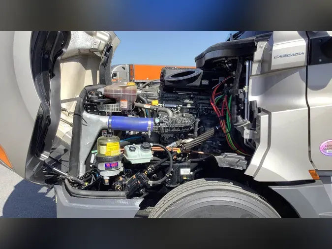 2024 Freightliner Cascadia 126