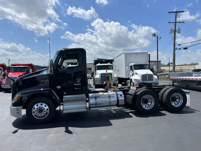 2025 Kenworth T680