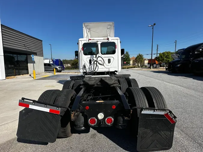 2017 Freightliner CASCADIA 125