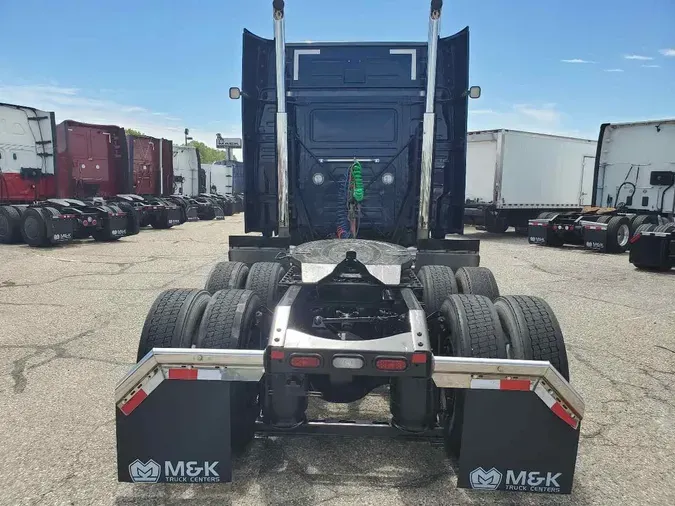2023 VOLVO VNL64T740