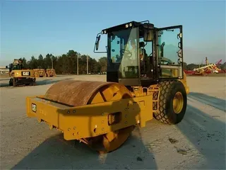 2015 CATERPILLAR CS66B