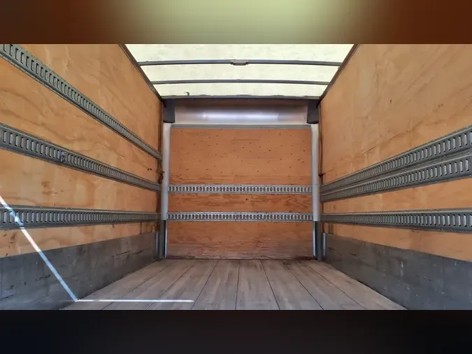 2019 FREIGHTLINER/MERCEDES M2 106