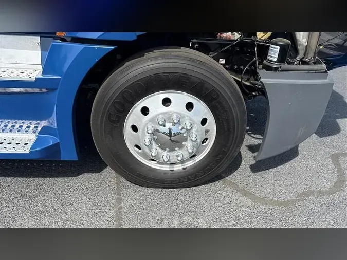 2019 FREIGHTLINER CA126