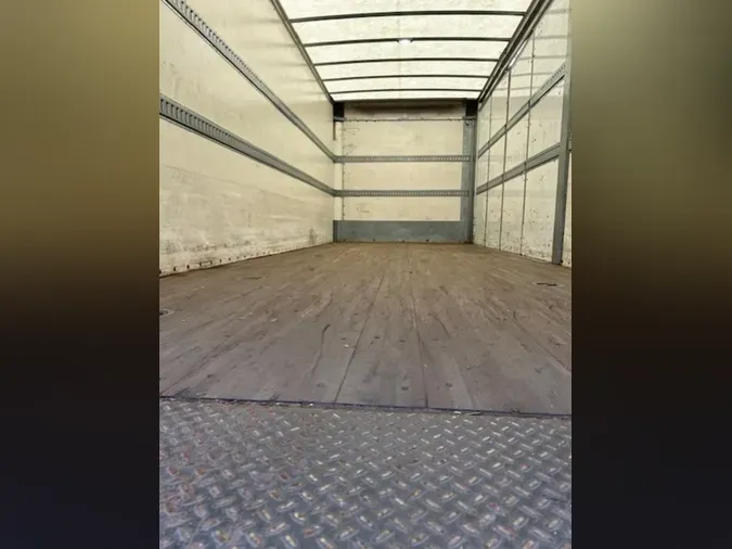 2021 FREIGHTLINER/MERCEDES M2 106