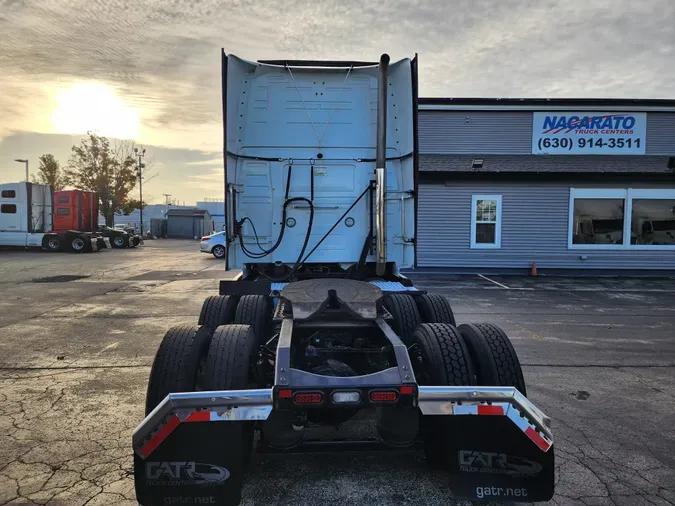 2021 VOLVO VNL64T860