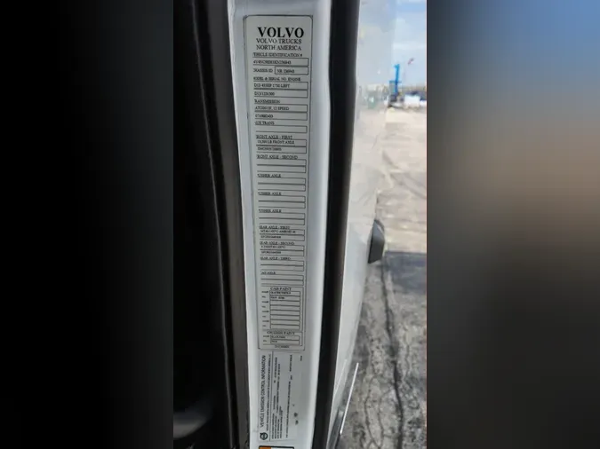 2019 VOLVO VNL64T760