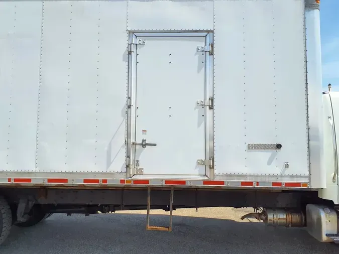 2018 FREIGHTLINER/MERCEDES M2 106
