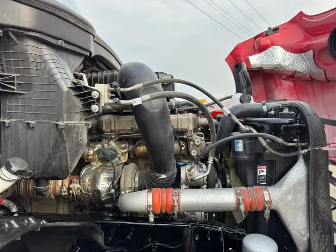 2022 FREIGHTLINER Cascadia 126