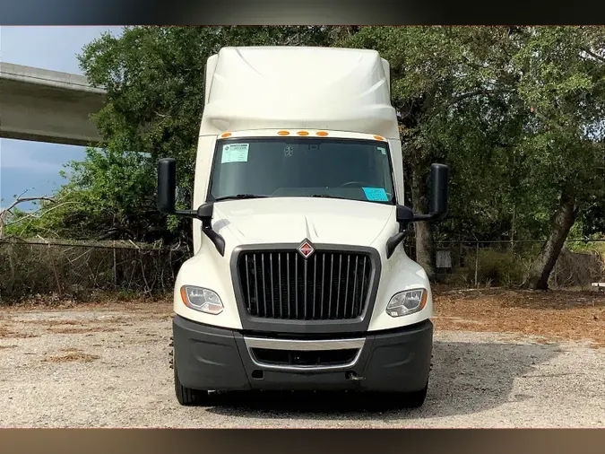 2022 INT LT625 6x4