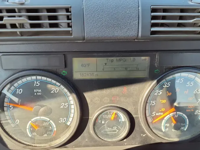 2016 FREIGHTLINER/MERCEDES CASCADIA 125