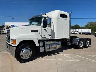 2018 MACK CHU613